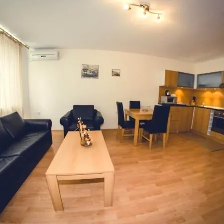Apartmán Inviting Modern 1-Bed Apartment In Sveti Vlas