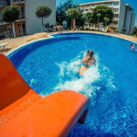 Inviting Modern 1-Bed Apartment In Sveti Vlas Apartmán